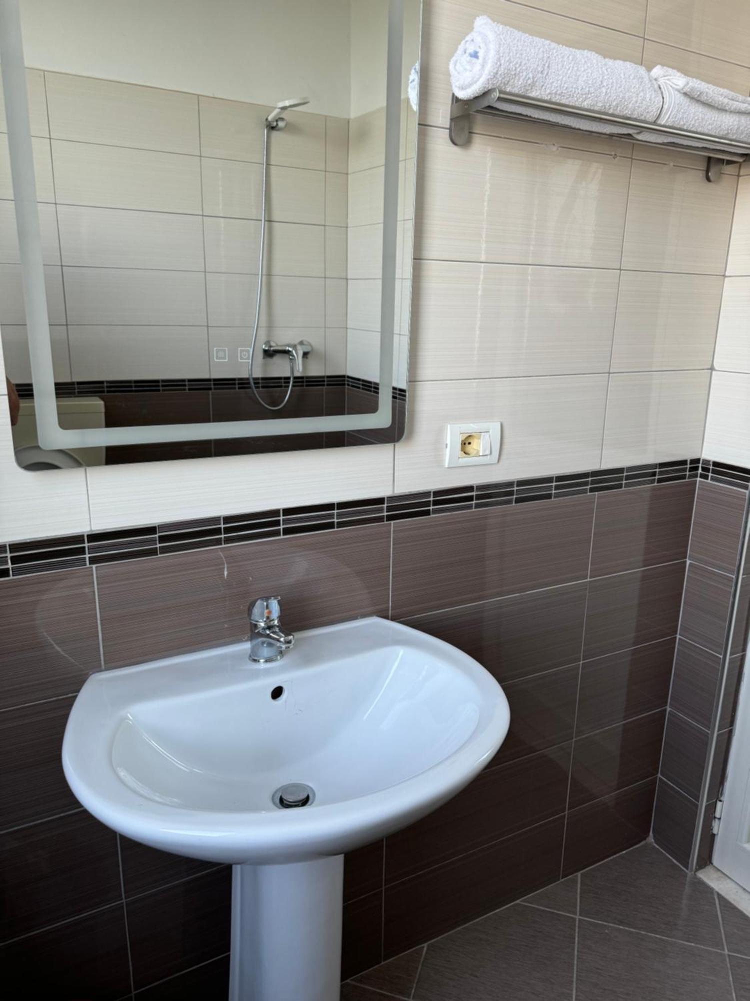 Kunevain Guest House Lezhë المظهر الخارجي الصورة